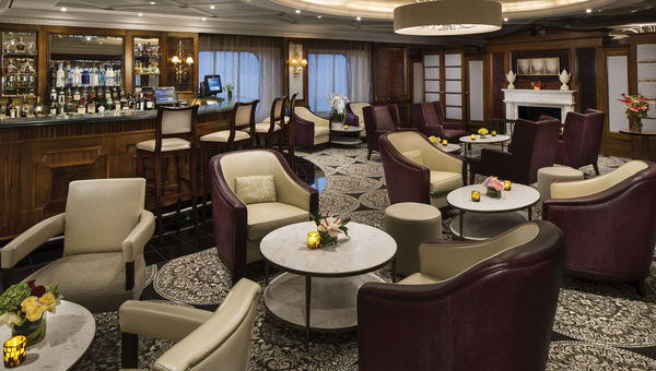 The Discoveries Bar on Deck 5. The Discoveries Bar on Deck 5.