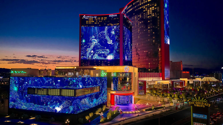 Glow shows are displayed simultaneously on Resorts World's West Tower exterior, East Tower and Zouk nightclub facades and on the globe in the District promenade.