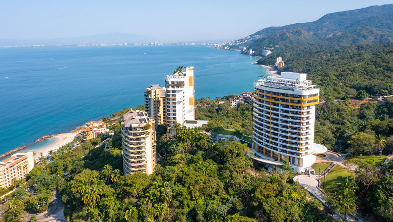 The South Tower at Hotel Mousai offers the same impressive views as the original North Tower.
