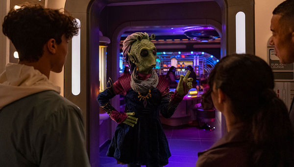 Ouannii, a Rodian musician who performs aboard the Halcyon. Ouannii, a Rodian musician who performs aboard the Halcyon.