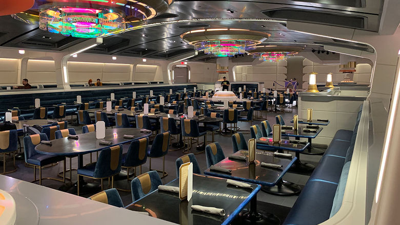 The Crown of Corellia Dining Room in the Galactic Starcruiser hotel.