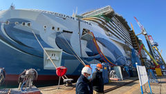 The hull of the Norwegian Prima is painted with a design from 3D-artist Manuel di Rita.