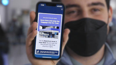 United says customers can check bags in a minute or less with its new expedited service.