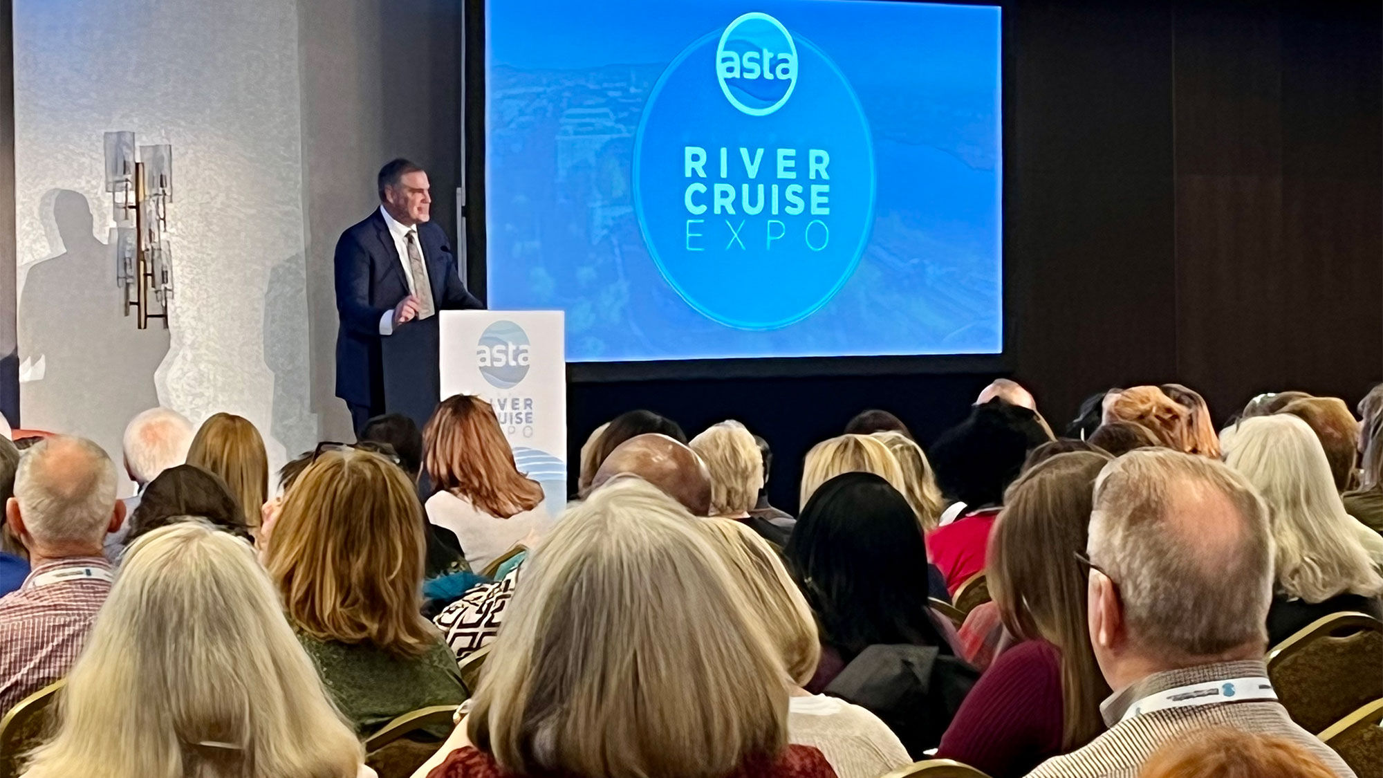 ASTA CEO Zane Kerby speaks at the Society's River Cruise Expo in Budapest.