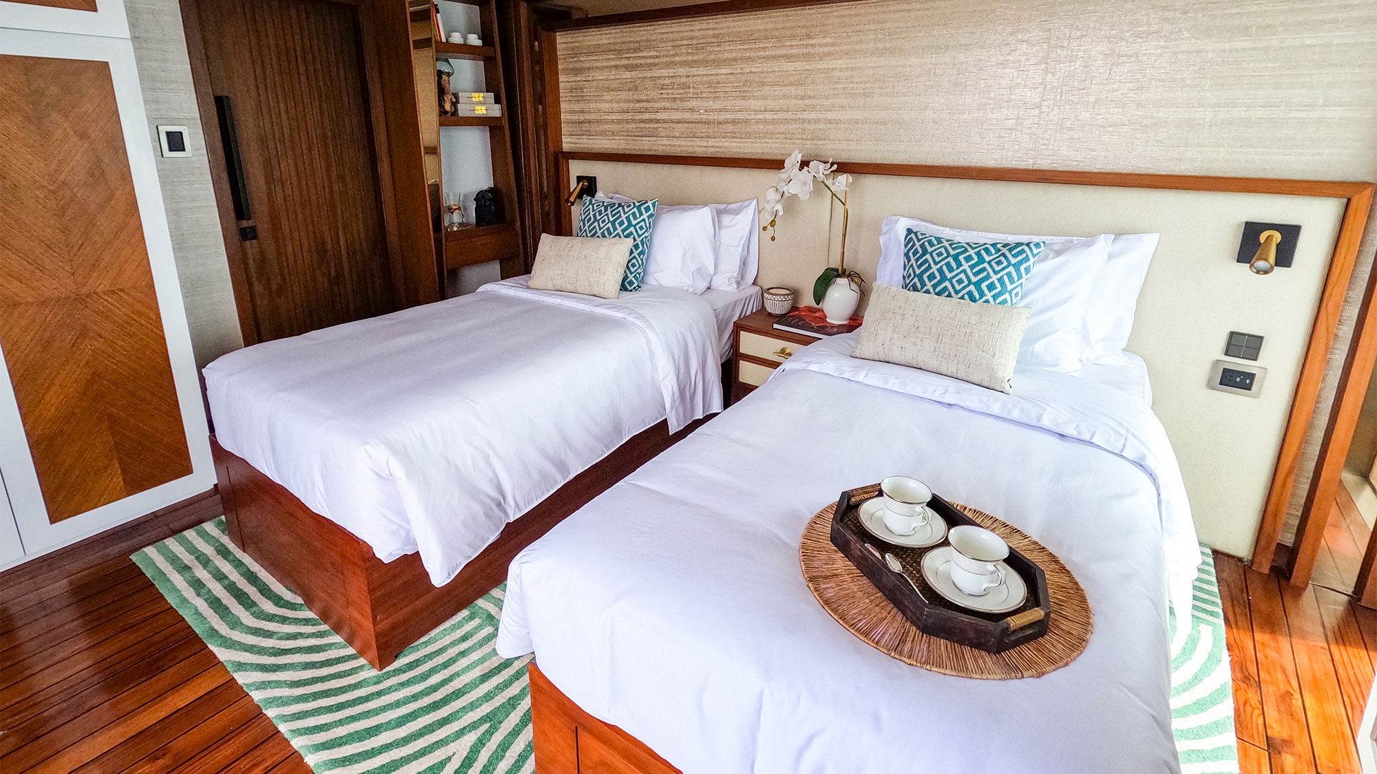A cabin on the Kontiki Wayra yacht.