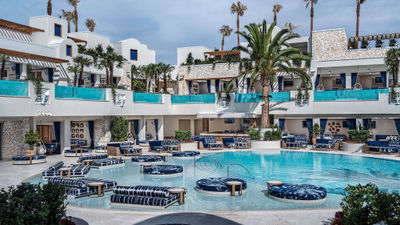 The new owners of the Palms have refreshed the resort's multilevel, 73,000-square-foot pool complex.