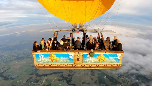 A balloon ride with Balloon Aloft Hunter Valley. A balloon ride with Balloon Aloft Hunter Valley.