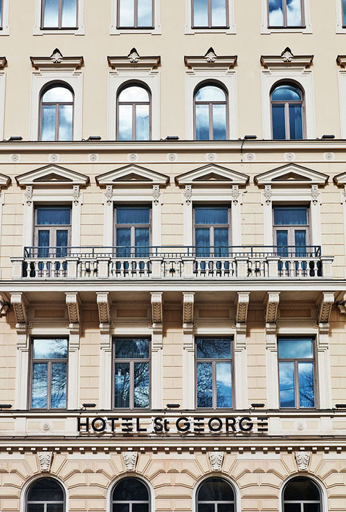 The Hotel St. George is housed in a Renaissance Revival building designed in 1890 by the same architect behind the Finnish National Theatre.