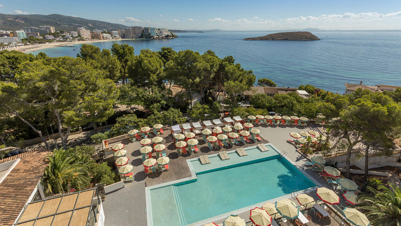A pool area at the Dreams Calvia Mallorca.