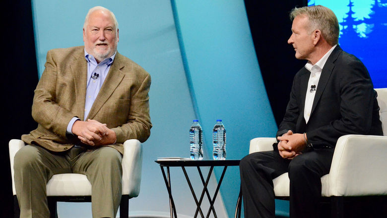 Roger Block, left, and John Lovell at Travel Leaders Network's Edge conference in 2022.