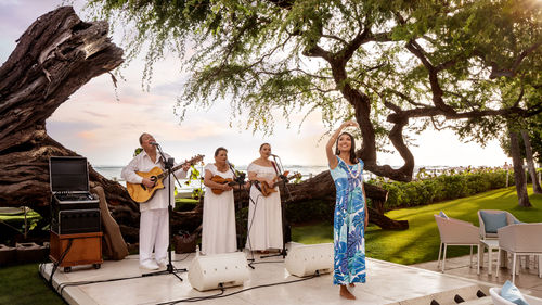 Nightly Hawaiian music and hula have returned to House Without A Key.