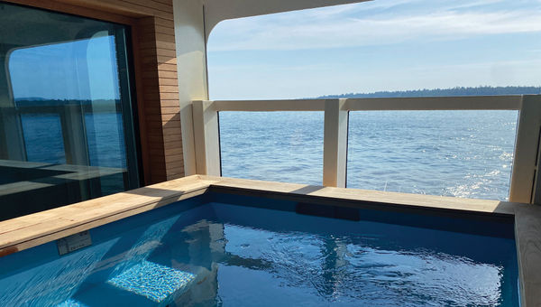 The Badestamp enables guests to take a hot dip while experiencing cool air through a large open window.
