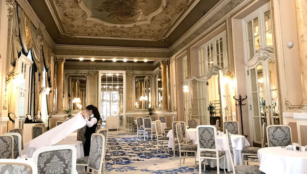 Restaurace hotelu Grand.
