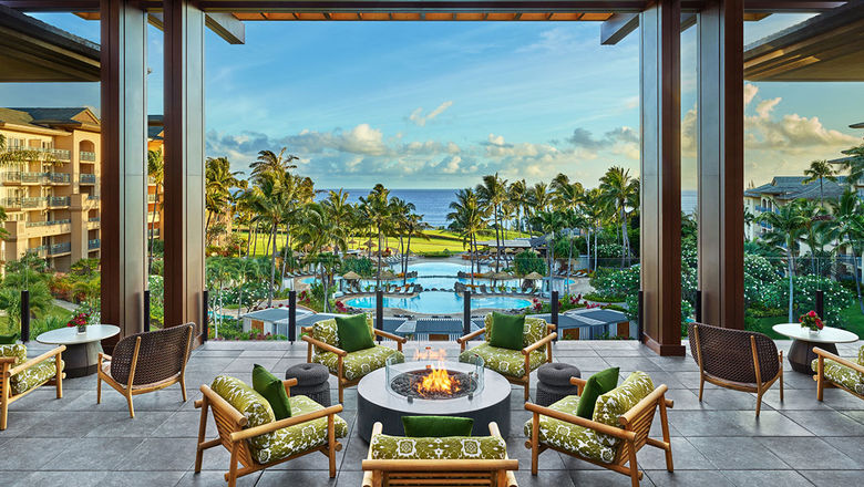 The Ritz-Carlton Maui, Kapalua lobby extends onto the lanai.