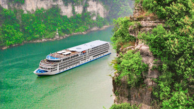A Century Cruises ship on the Yangtze River. The Chinese river cruise operator will expand to Europe through a partnership with United Waterways.