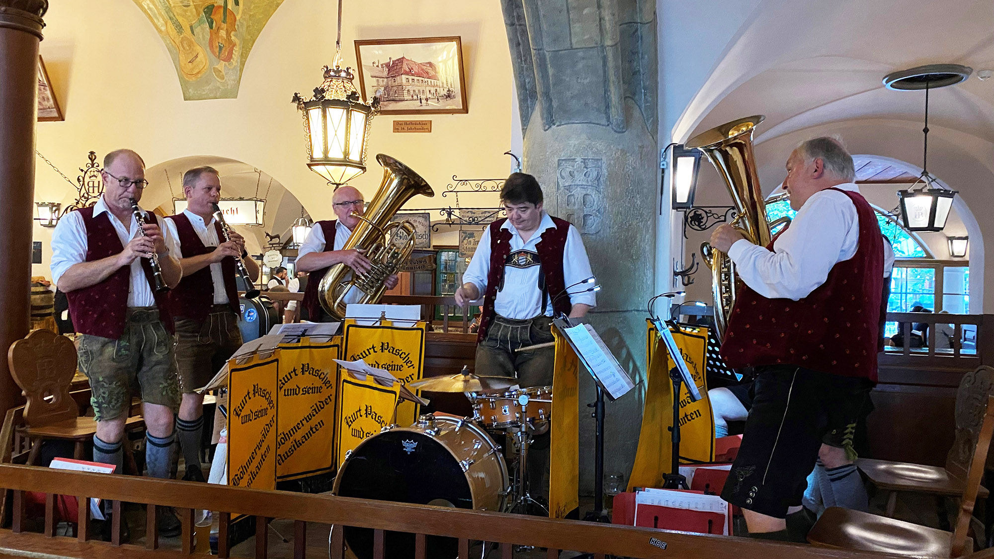 Musicians playing Bavarian tunes at the Hofbrauhaus.
