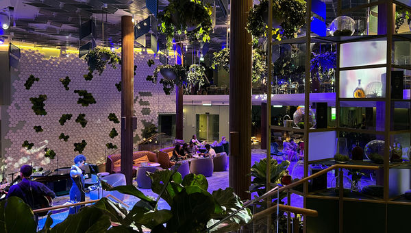 Eden, the aft lounge that overflows with photo options. Eden, the aft lounge that overflows with photo options.