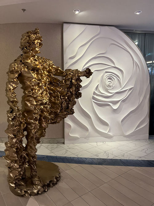 Sculpture outside Blu restaurant in Celebrity Beyond. Sculpture outside Blu restaurant in Celebrity Beyond.