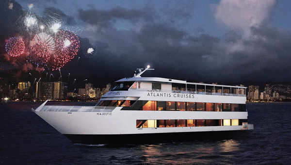 Atlantis Cruises offers a Friday evening cocktail cruise to see the fireworks display off Waikiki.