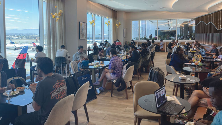 A packed house at Delta’s newest Sky Club at LAX.