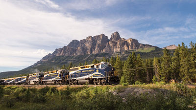 A train on Rocky Mountaineer’s First Passage to the West route.