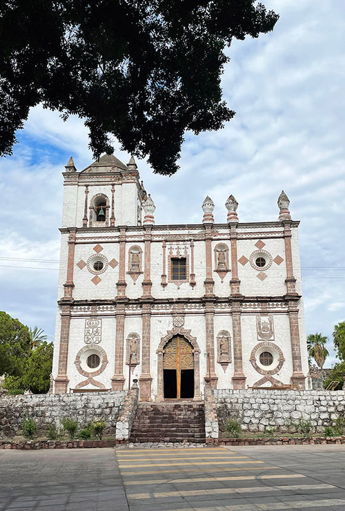 San Ignacio is a common stopping point for travelers making the journey along the Baja peninsula. San Ignacio is a common stopping point for travelers making the journey along the Baja peninsula.
