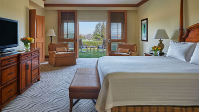 A guestroom at the Four Seasons Resort Dallas.