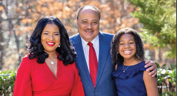 Martin Luther King III; his wife, Arndrea Waters King; and their daughter, Yolanda, will host the tours.