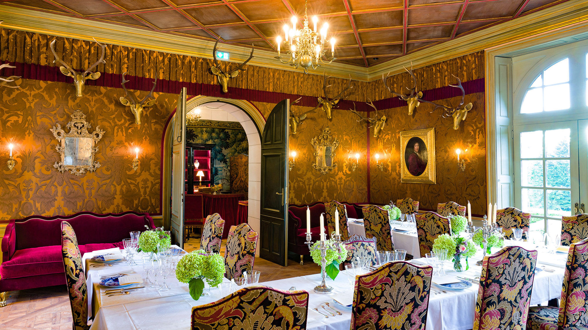 The L’Amphitryon restaurant at Chateau Louise de La Valliere.