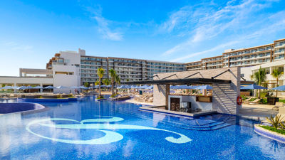 The Royalton Splash Rivera Cancun has a main pool and a family pool.