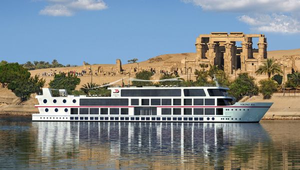 The Viking Ra in Egypt. The Viking Ra in Egypt.