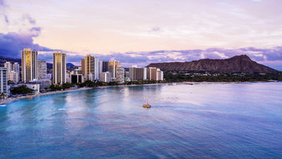 Diamond Head and Honolulu.