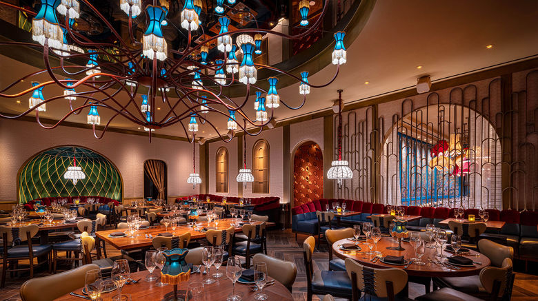 Stanton Social Prime, with creative cuisine from chef Chris Santos, a modern take on art deco and a flair for dramatic culinary presentations, has opened at Caesars Place. The restaurant draws inspiration from its original New York's Lower East Side location.