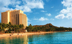 The Twin Fin is right across the street from Waikiki Beach.