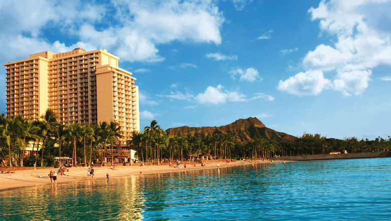 The Twin Fin is right across the street from Waikiki Beach.