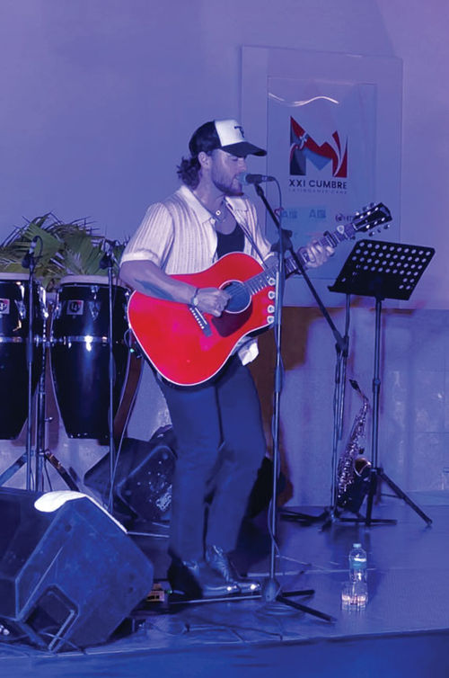 El artista country Dawson Anderson es una estrella de TikTok con 500.000 seguidores.