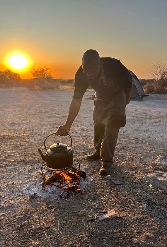 All Mhondoro Overland Safari experiences include the services of a chef who will prepare gourmet campfire meals.