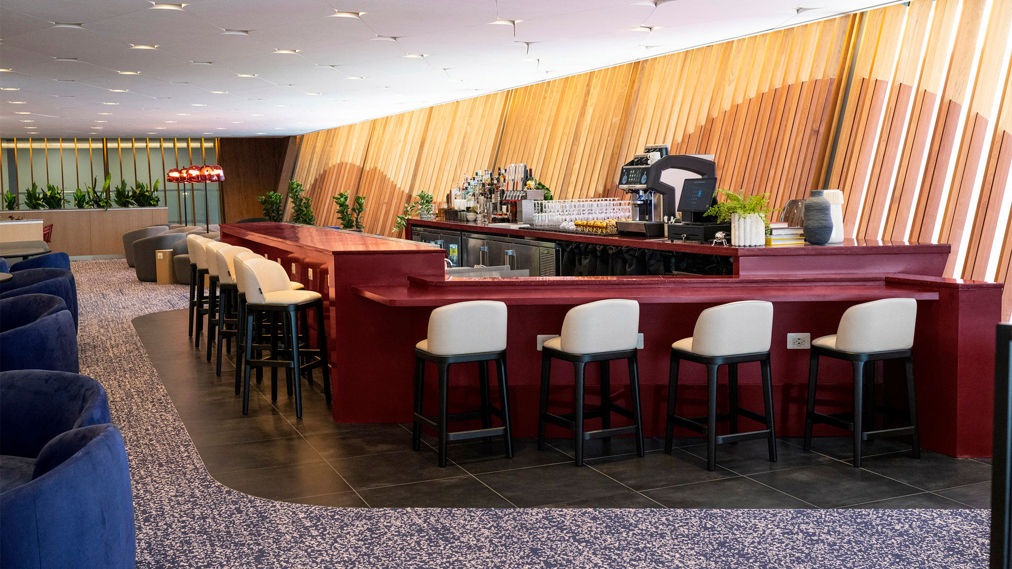 The bar at the Capital One Lounge at Washington Dulles.