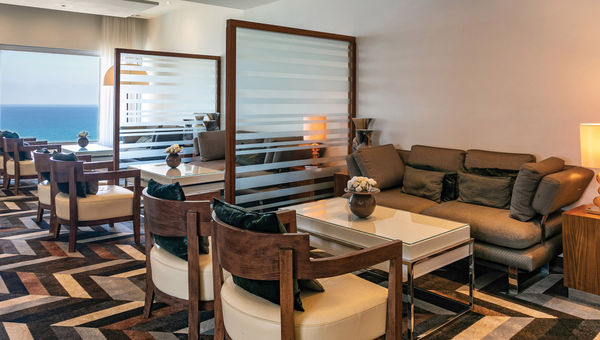 The hotel's Royal Executive Lounge is a comfortable space to work. The hotel's Royal Executive Lounge is a comfortable space to work.