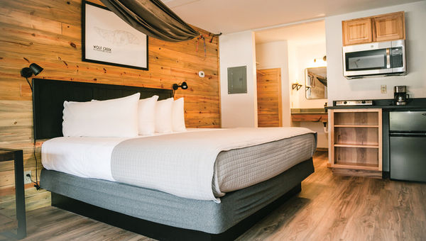 A guest room at the Loge Wolf Creek in Southern Colorado.