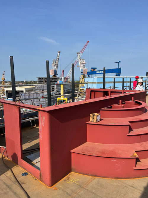 An infinity-edge pool going in on the Queen Anne, Cunard's latest newbuild. These pools will be part of an exclusive top-deck terrace for Princess and Queens Grill passengers. An infinity-edge pool going in on the Queen Anne, Cunard's latest newbuild. These pools will be part of an exclusive top-deck terrace for Princess and Queens Grill passengers.