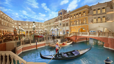 The Grand Canal Shoppes at the Venetian Resort is planning several special enticements to coincide with the Formula 1 Heineken Silver Las Vegas Grand Prix next month.