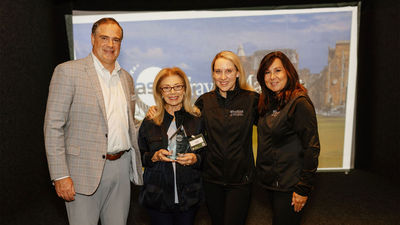 From left, ASTA CEO Zane Kerby, Omega World Travel CEO Gloria Bohan, Windstar director of national accounts Gina Ottele McGinnis and Windstar vice president of sales Dianna Rom.