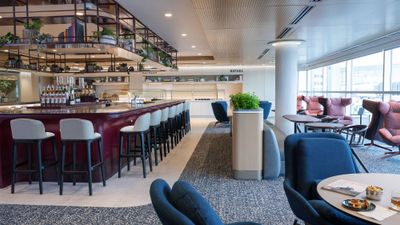 The bar at the new Capital One lounge in Denver Airport.