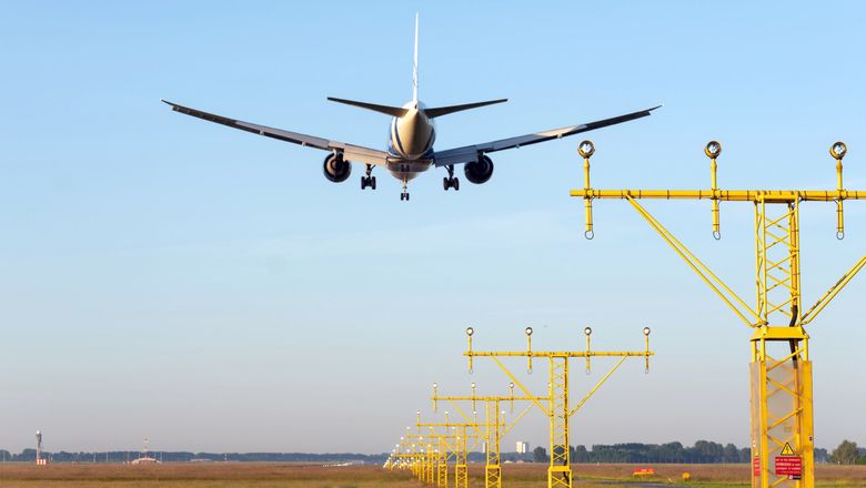 Schiphol Airport is in discussion with airlines about flight reductions.