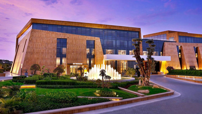 The St. Regis is the only hotel in the heart of Via Riyadh, home to designer boutiques and restaurants.