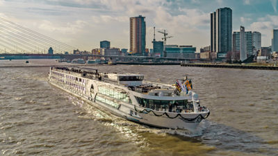 Riviera River Cruises' Geoffrey Chaucer ship.