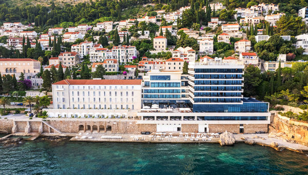 The Hotel Excelsior Dubrovnik's two wings showcase both old world glamour and modern elegance. The Hotel Excelsior Dubrovnik's two wings showcase both old world glamour and modern elegance.