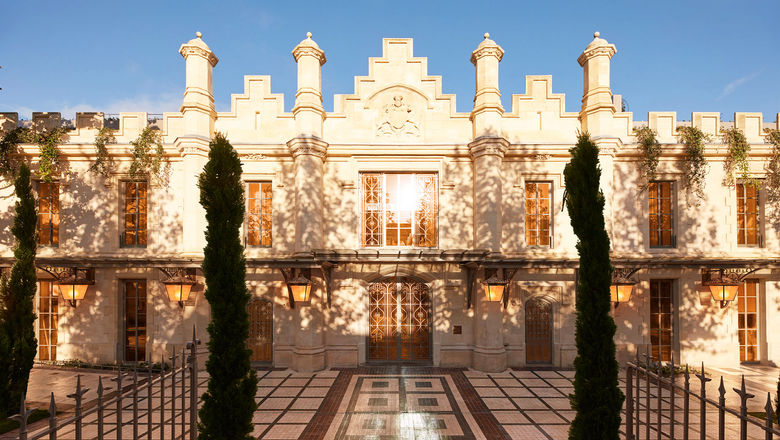The 5-star Mondrian Bordeaux Les Carmes opened in Chartrons, the historic wine merchant district of Bordeaux.