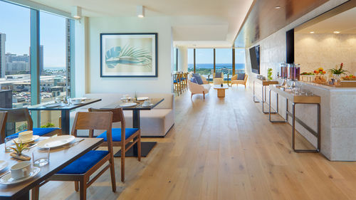 The Coral Club Lounge serves breakfast, refreshments and evening hors d’oeuvres and cocktails. The Coral Club Lounge serves breakfast, refreshments and evening hors d’oeuvres and cocktails.